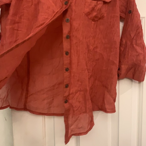 ❤️ 2/$29 4/$50 2B BEBE size L button front shirt semi sheer - Picture 4 of 8